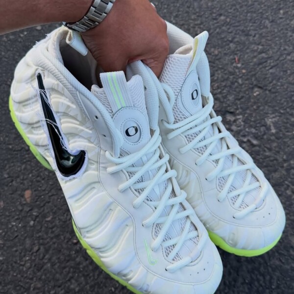 University of Oregon x Nike Air Foamposite Pro “Mummy Duck